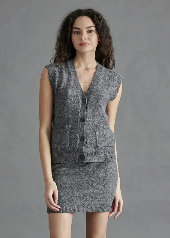 Grayson Sweater Vest - Charcoal Grey Pullover for Cold Weather